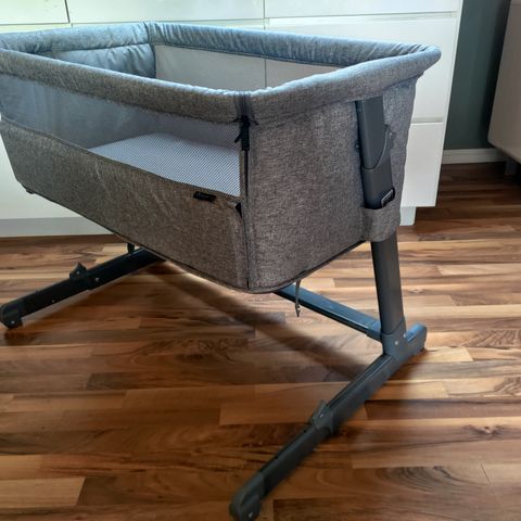 Yngri Tova bedside crib