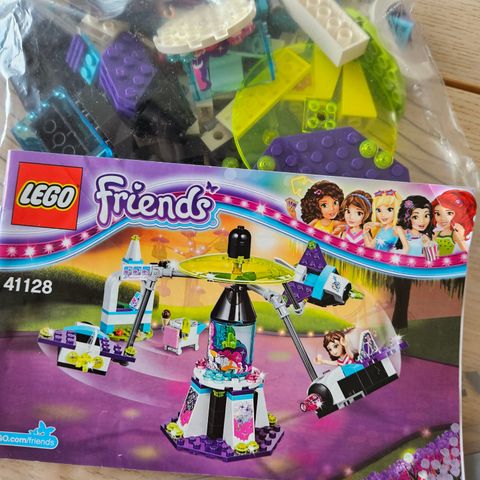 Lego Friends 41128 Romkarusell på tivoli