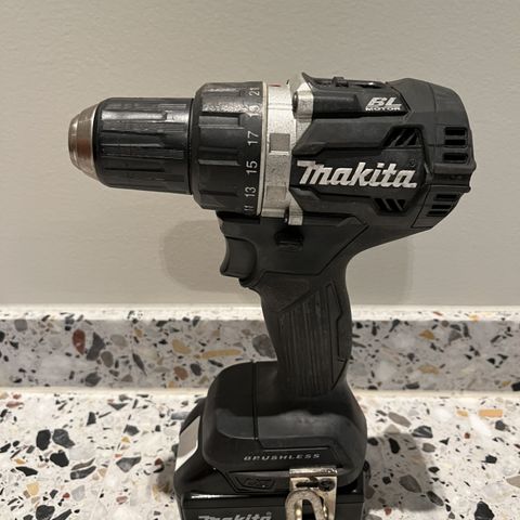 Makita drill sort selges rimelig