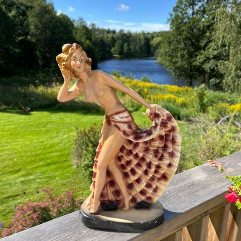 Pinup statue / figurin/ skulptur / statue