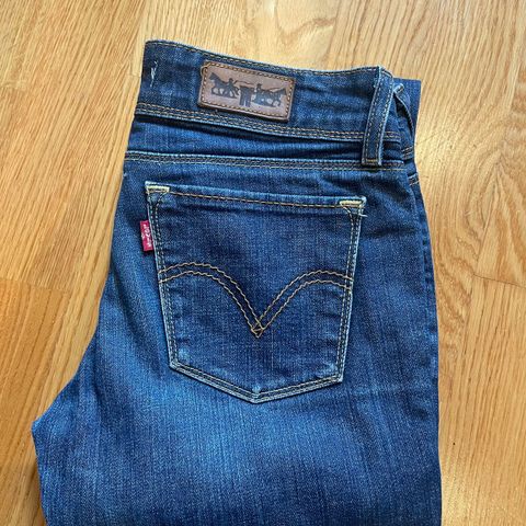 Levis 571 slim fit