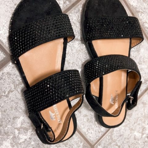 Kids / Sandals Size 33 new