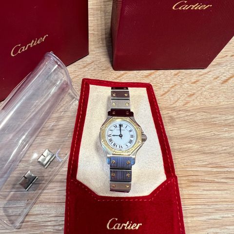 Cartier Octagon dameklokke.