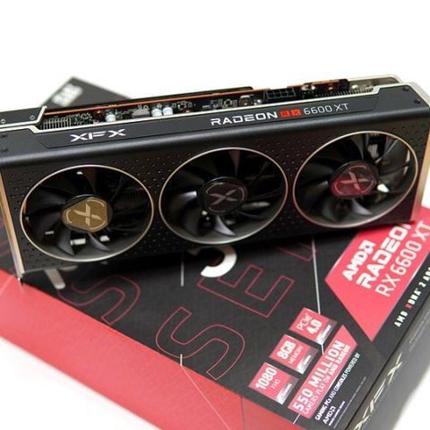 XFX Radeon RX 6600 XT Speedster QICK 308 Black 8 GB