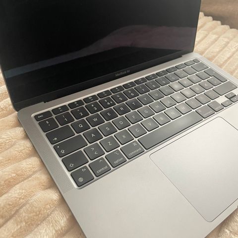 Macbook Air 13 (M1, 2020)