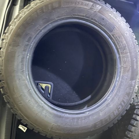 Michelin 195/65 R15 piggdekk