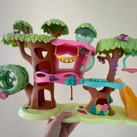 Littlest Pet Shop tretopphus med huske og hengekøye