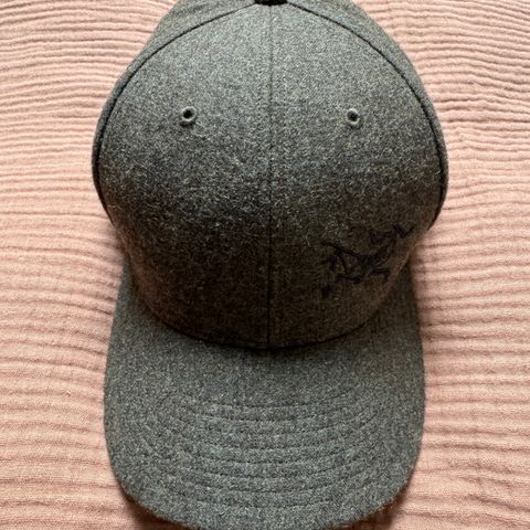 Arc'teryx Wool ball cap, L/XL