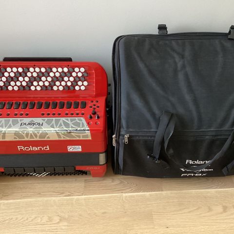 Roland trekkspill FR -8 X med backing modul BK - 7 m og stereo høytaler