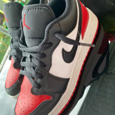 Air Jordan 1 Low i str 37,5