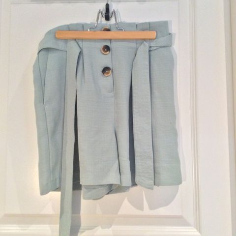 Mintgrønn shorts fra Y•A•S