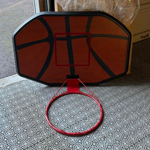 Basketball backboard og ring