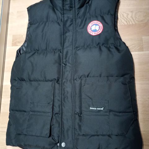 Canada Goose vest medium