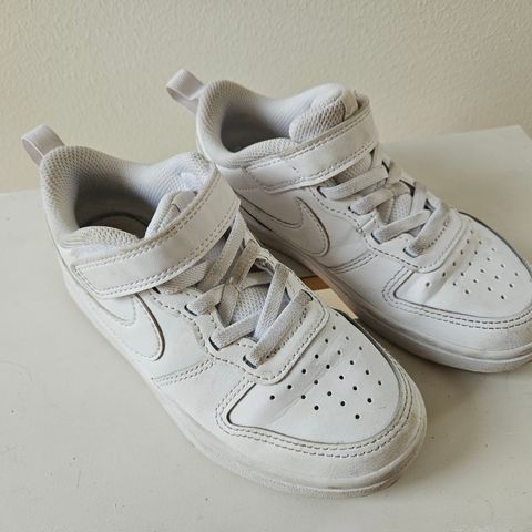 Pent brukt Nike sneakers, str 29,5.