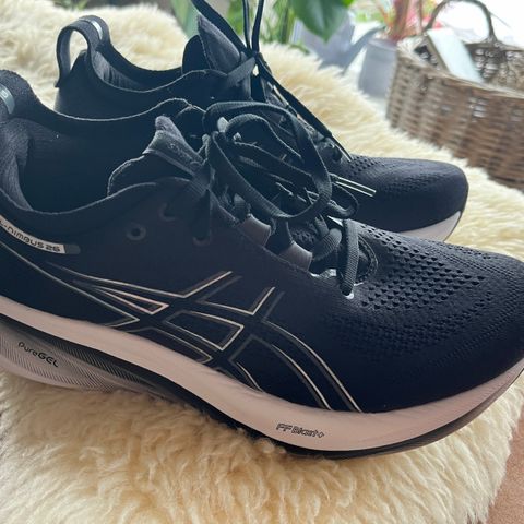 Asics Nimbus 26