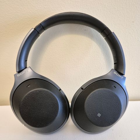 Sony WH1000XM2 Noise Cancelling hodetelefoner