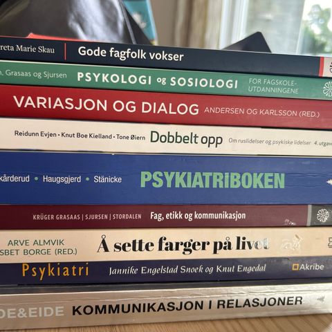 Skolebøker psykisk helsearbeid og rusarbeid