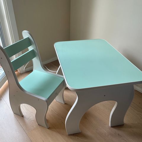 Desk with chair for kid