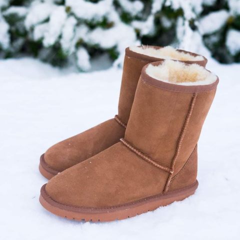 UNDER WOOD "uggs" ØNSKES KJØPT