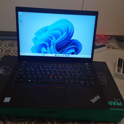 Lenovo ThinkPad t490s touchscreen