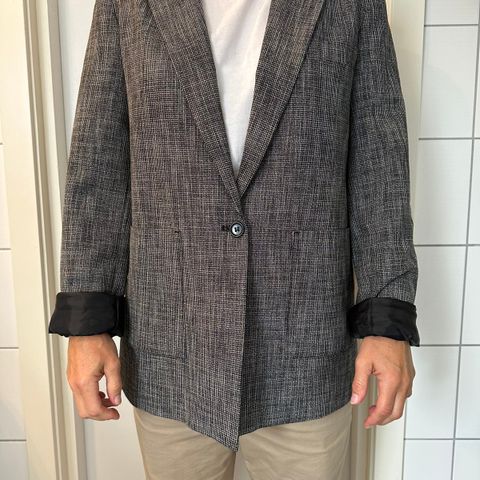 Kul dress jakke, blazer i merket “Denim Studio” str M