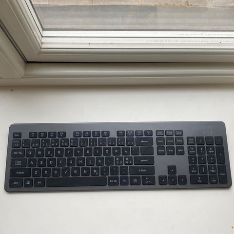 Sandstrøm Bluetooth tastatur