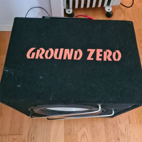 Ground Zero 12" basskasse med forsterker