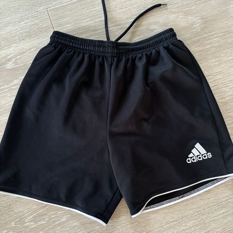 Pent brukt treningsshort fra Adidas - str 2XS