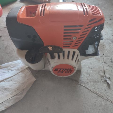 Stihl bushcutter FS 131 - til kratt, oppoppende trær og mer - kraftig og lett.