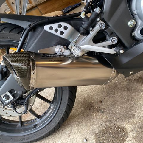 Akrapovic helanlegg mt125