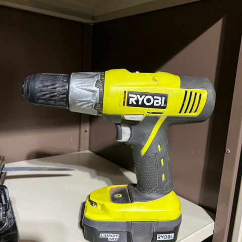 Ryobi verktøy med batteri