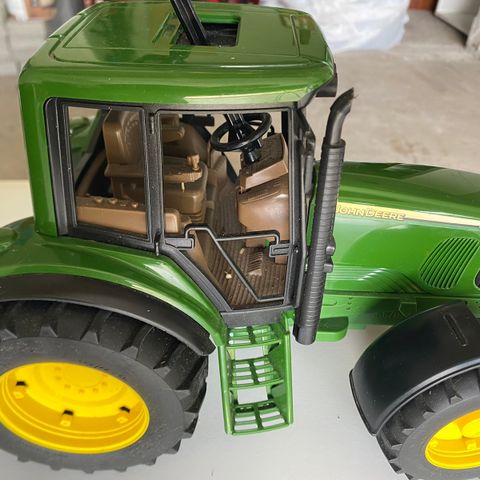 Traktor leke John Deere 64 cm