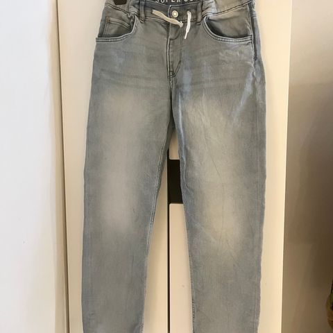 Supersoft jogger jeans fra H&M str 158