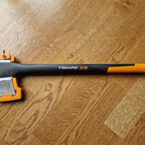 Fiskars x21 øks