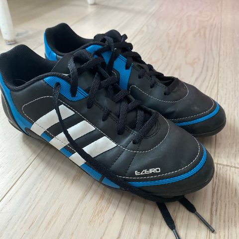 Adidas fotballsko 38