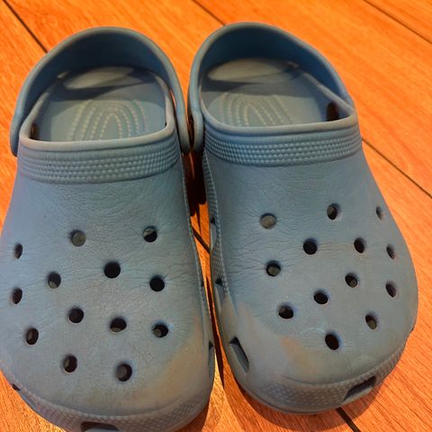 Crocs - innesko str J2 (33-34)