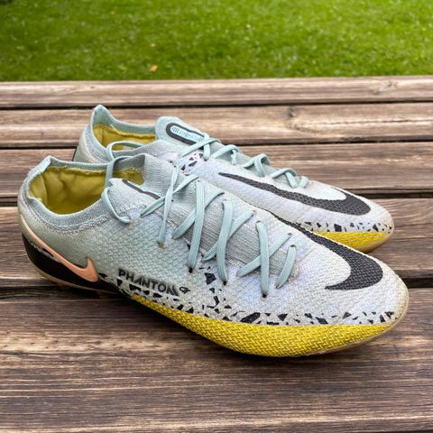 Fotballsko, Nike Phantom GT, str. 40