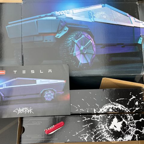 Ny, Tesla Cybertruck fra Mega