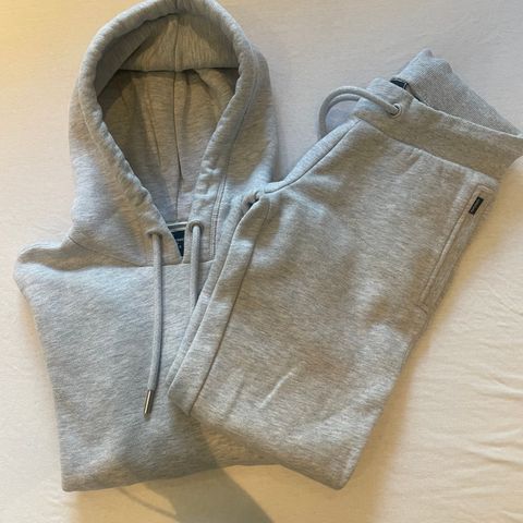 Super Dry bukse str.38 + hoodie (grå) str.36