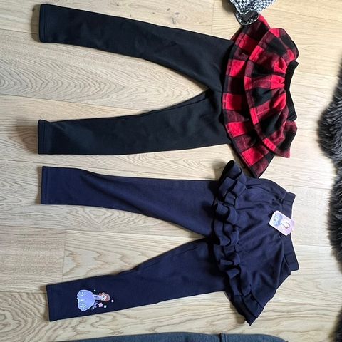 180kr = 4 Fleece Bukser med Skjørt Str150 (7-8år) Barneklær