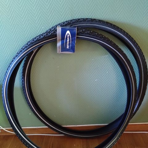 ubrukt piggdekk 28'' (Schwalbe Marathon Winter Kevlar guard)