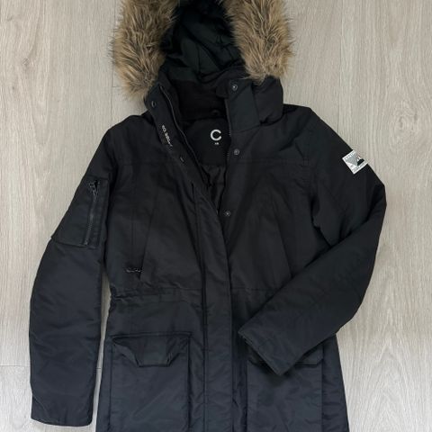 Svart parkas str xs