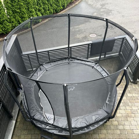 Mzone Pro Edition trampoline til salgs