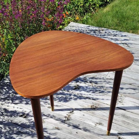 Retro teak trekantbord  / hjertebord i flott stand