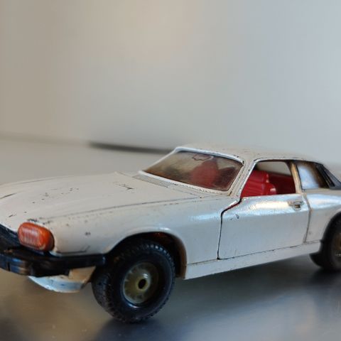 JAGUAR XJS 1976.   CORGI.  Laget i Gt Britain.