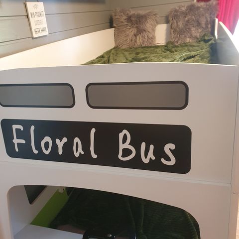 Floral buss køyeseng nesten ikke brukt