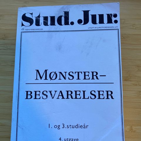 Mønsterbesvarelser 1. og 3 studieår 4. utgave