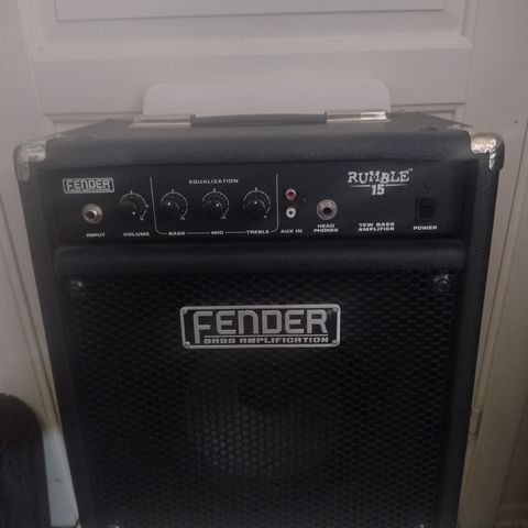 Fender Rumble 15 bass amplification