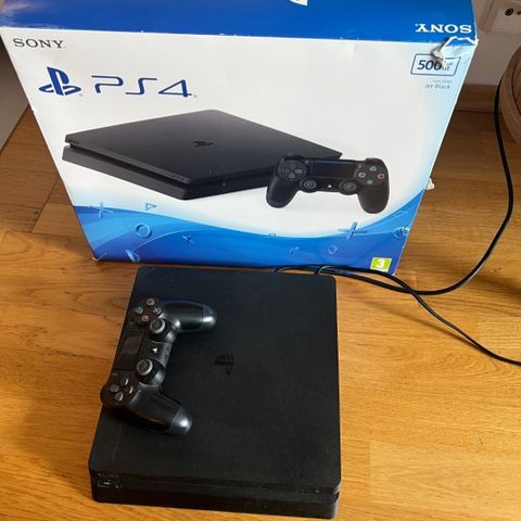 PLAYSTATION 4 SLIM 500 GB