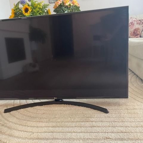 Strøken LG 49" 4K UHD Smart TV 49UK6400